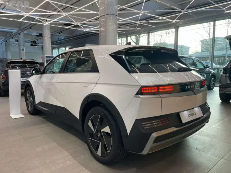 Hyundai Ioniq 5 nuova a Milano (5)