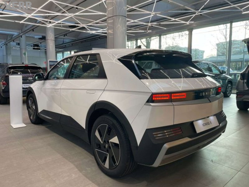 Hyundai Ioniq 5 nuova a Milano (5)