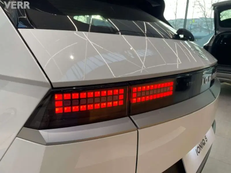 Hyundai Ioniq 5 nuova a Milano (9)