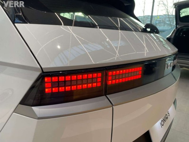 Hyundai Ioniq 5 nuova a Milano (9)