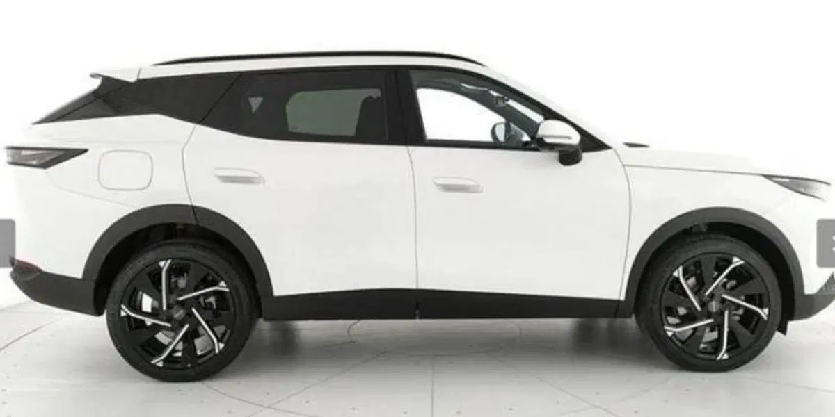 Omoda Omoda 7 SHS-P nuova a Bologna (4)