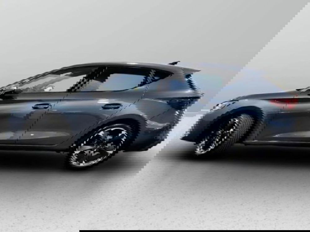 Cupra Leon nuova a Bologna (2)