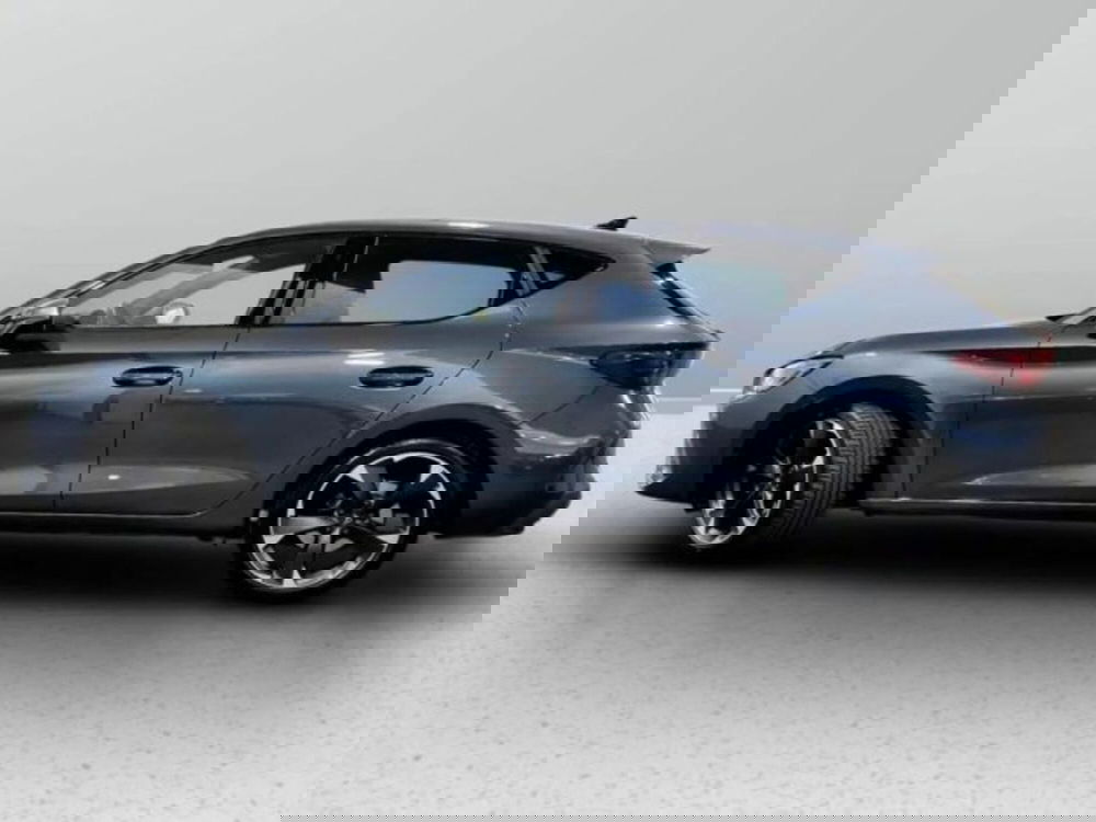 Cupra Leon nuova a Bologna (2)