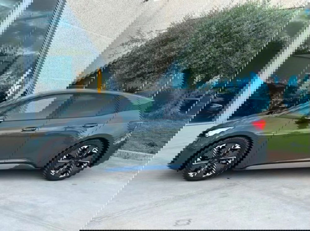 Cupra Born nuova a Bologna (2)