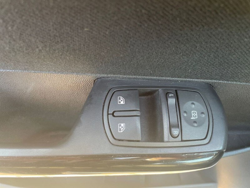 Opel Corsa usata a Lecco (15)