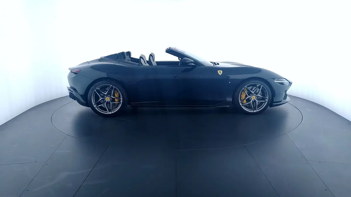 Ferrari Roma Spider usata a Perugia (4)