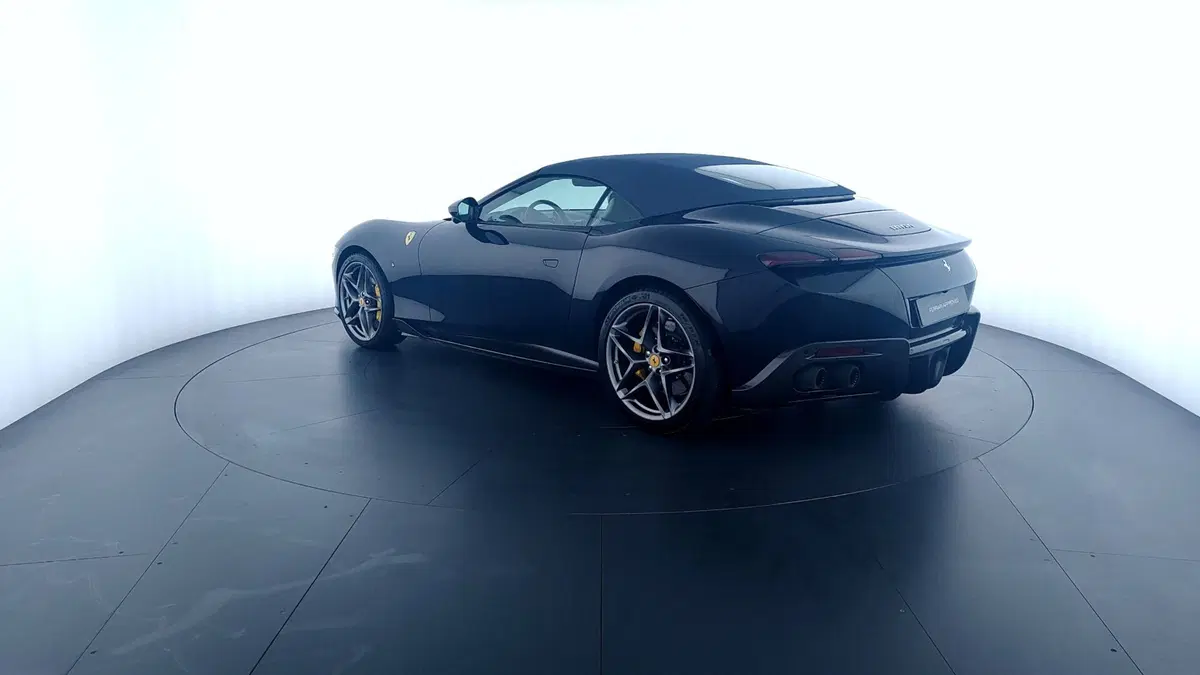 Ferrari Roma Spider usata a Perugia (7)