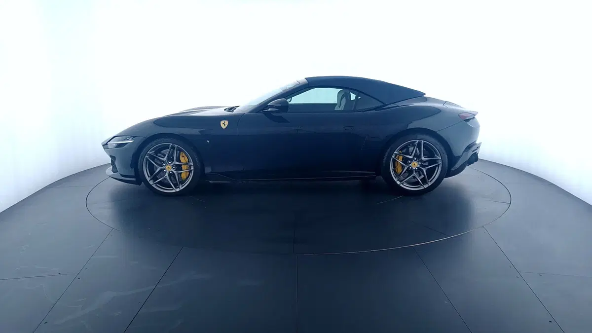 Ferrari Roma Spider usata a Perugia (8)