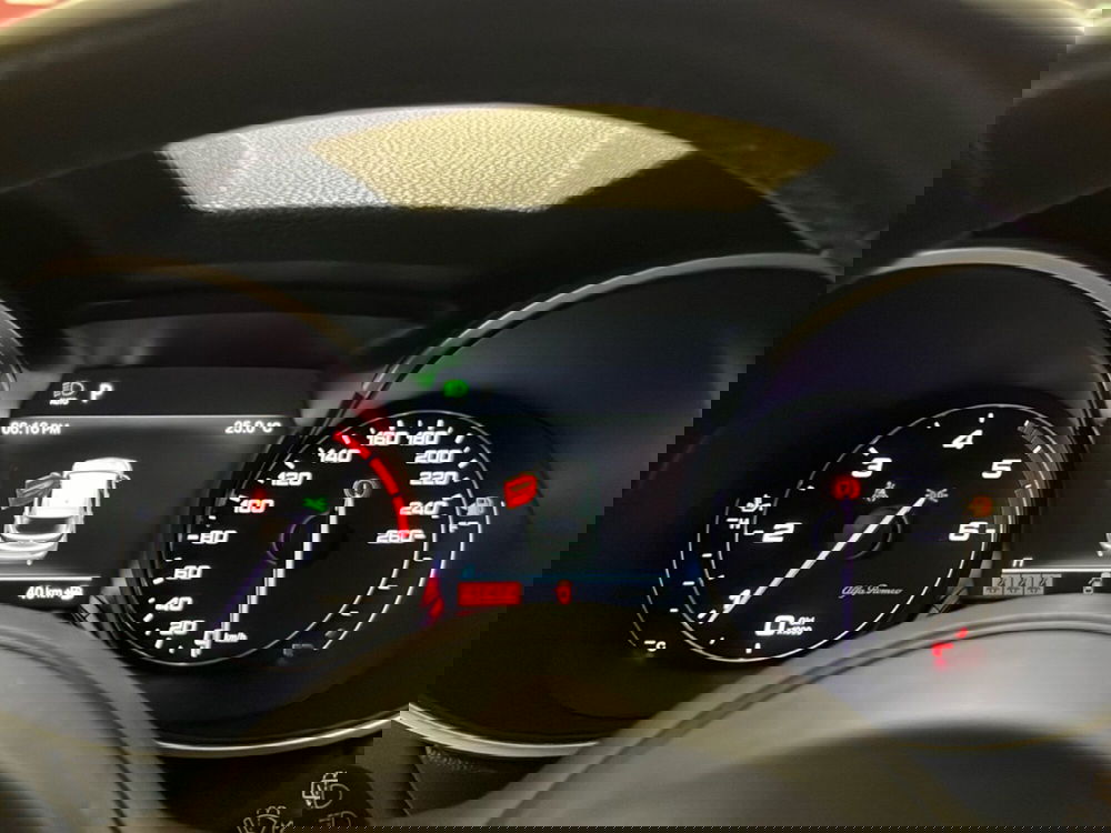 Alfa Romeo Stelvio usata a Lecce (16)