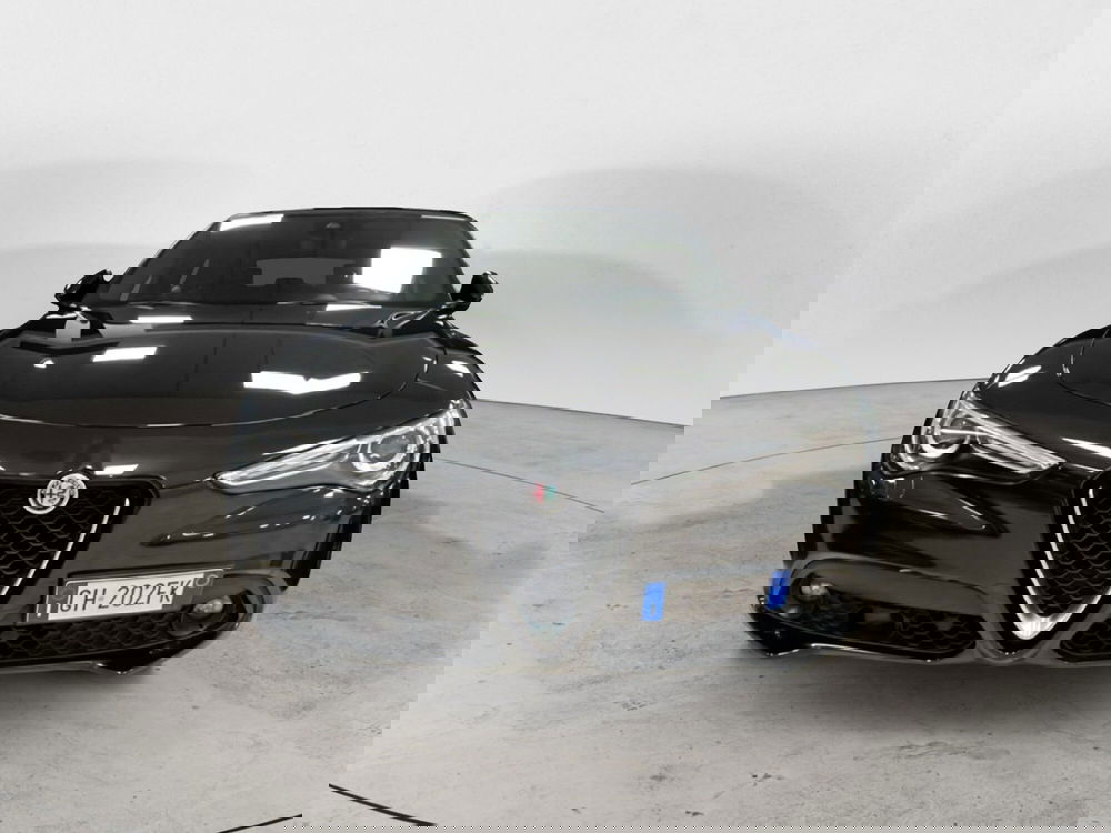 Alfa Romeo Stelvio usata a Lecce (2)