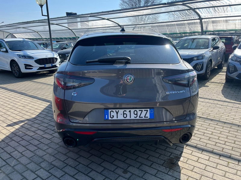 Alfa Romeo Stelvio usata a Milano (10)