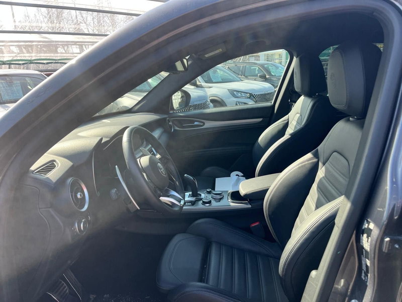 Alfa Romeo Stelvio usata a Milano (13)