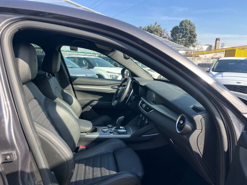 Alfa Romeo Stelvio usata a Milano (15)