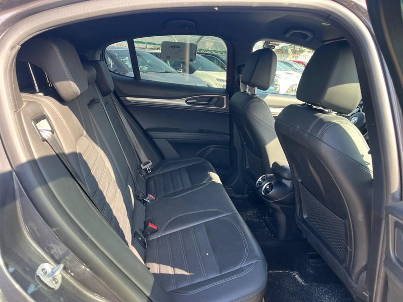 Alfa Romeo Stelvio usata a Milano (16)