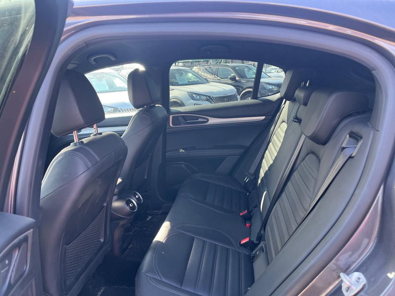 Alfa Romeo Stelvio usata a Milano (17)