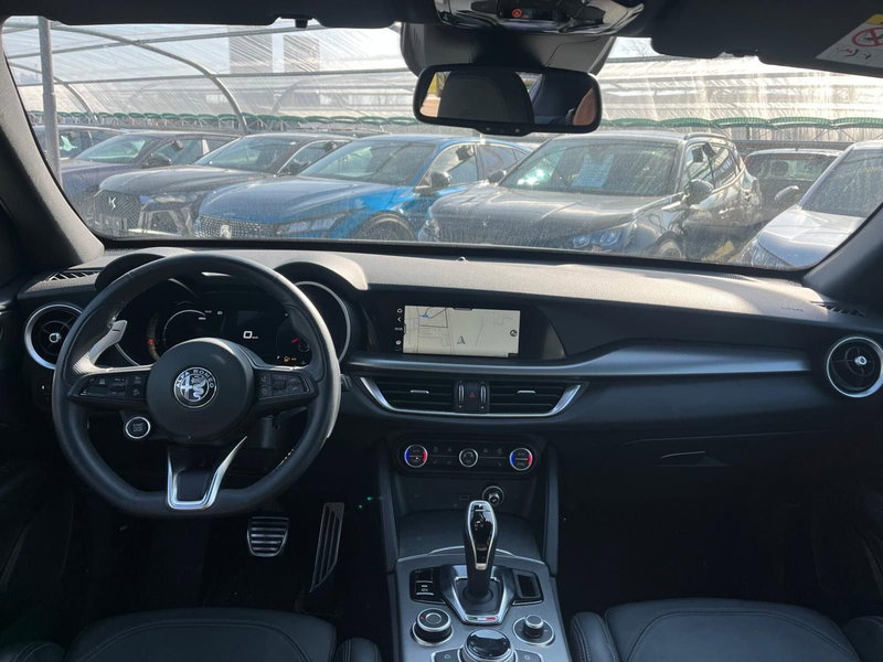 Alfa Romeo Stelvio usata a Milano (18)