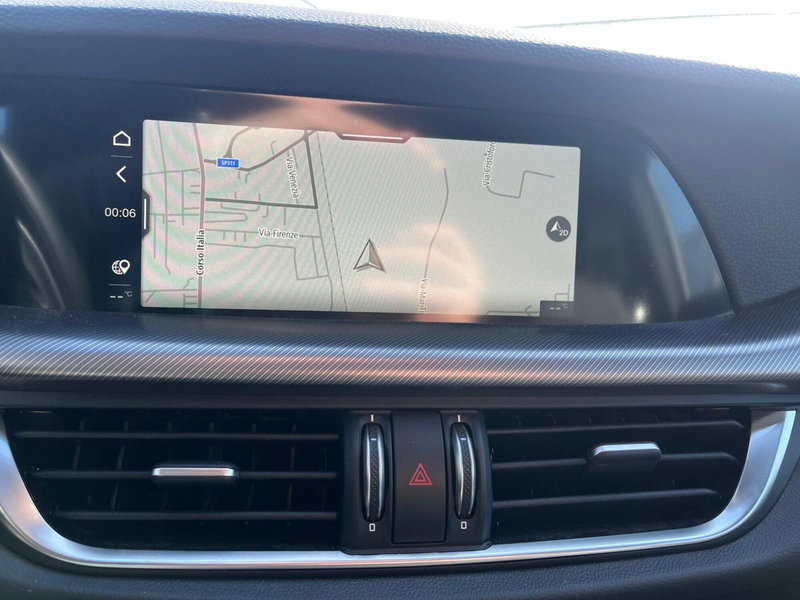 Alfa Romeo Stelvio usata a Milano (19)