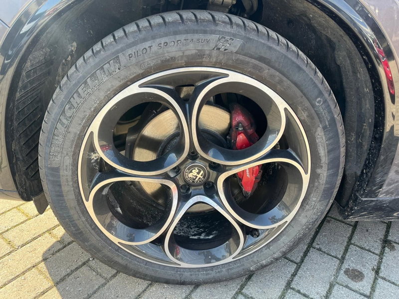 Alfa Romeo Stelvio usata a Milano (7)