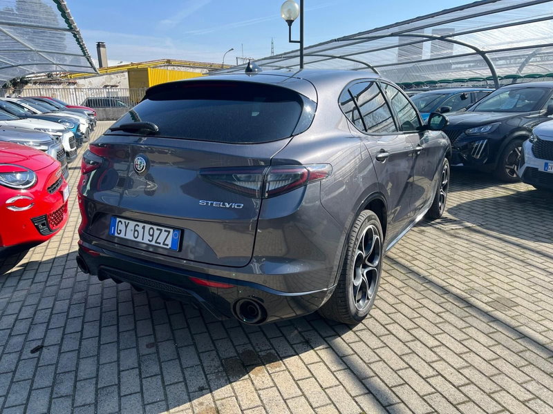Alfa Romeo Stelvio usata a Milano (8)