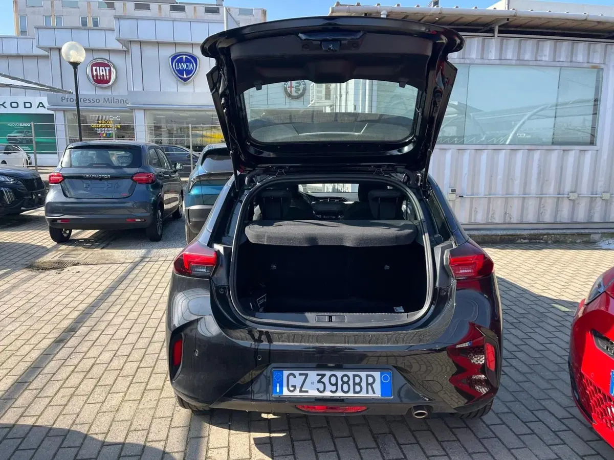 Opel Corsa usata a Milano (11)