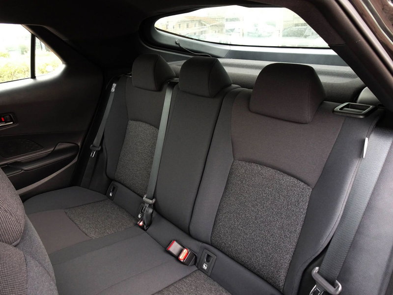 Toyota Toyota C-HR nuova a Treviso (12)