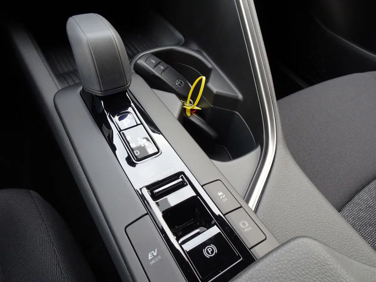 Toyota Toyota C-HR nuova a Treviso (19)
