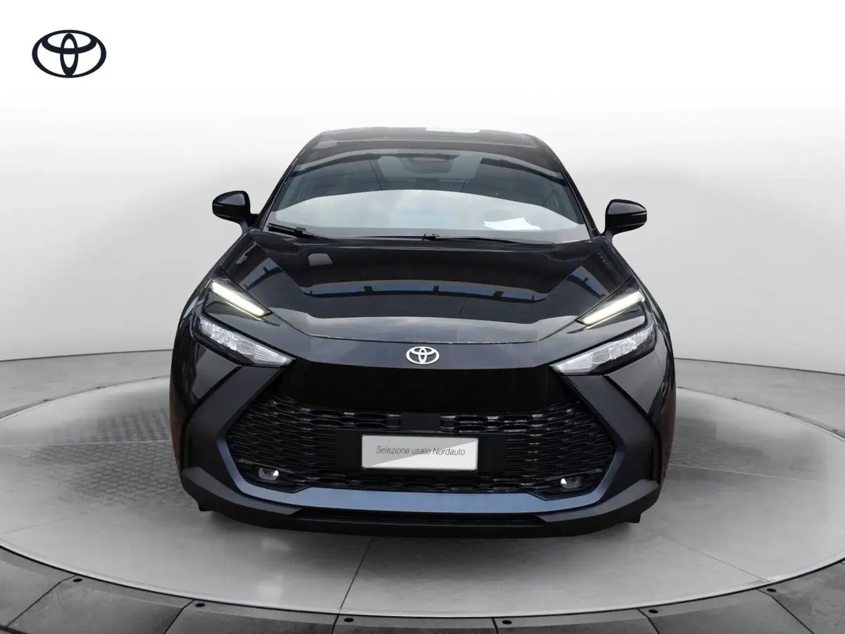Toyota Toyota C-HR nuova a Treviso (2)