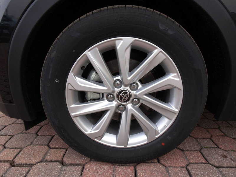 Toyota Toyota C-HR nuova a Treviso (8)