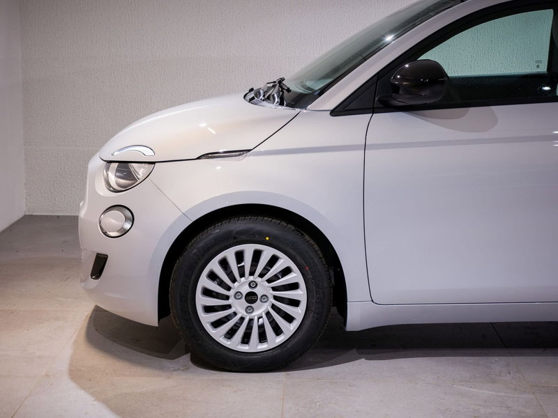 Fiat 500 nuova a Bergamo (9)