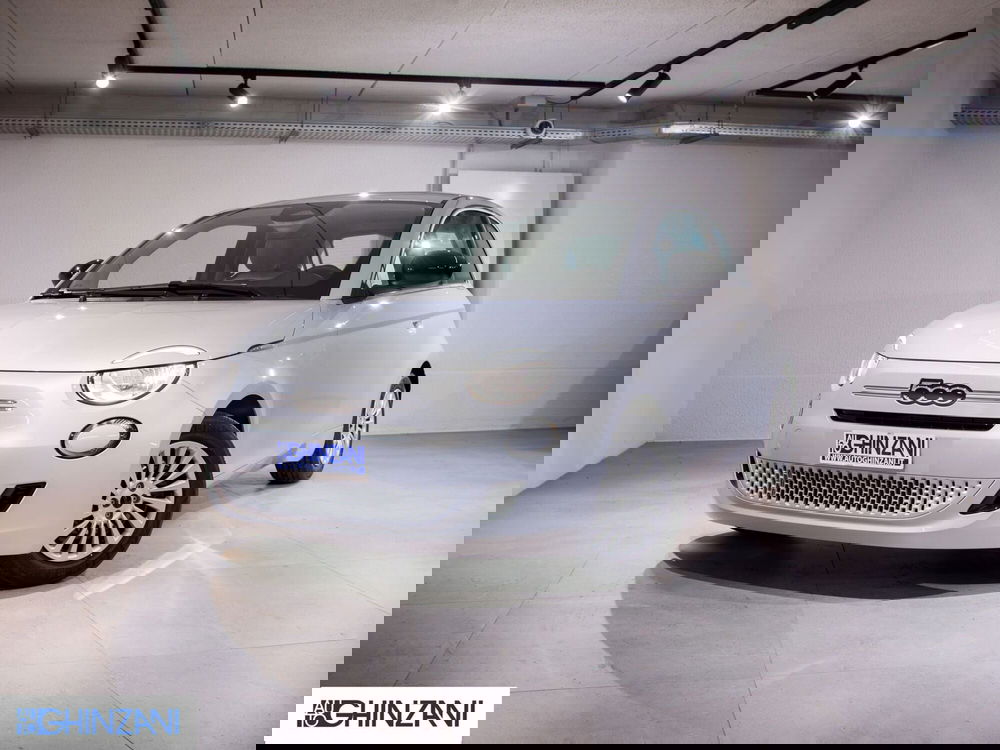 Fiat 500 nuova a Bergamo (2)