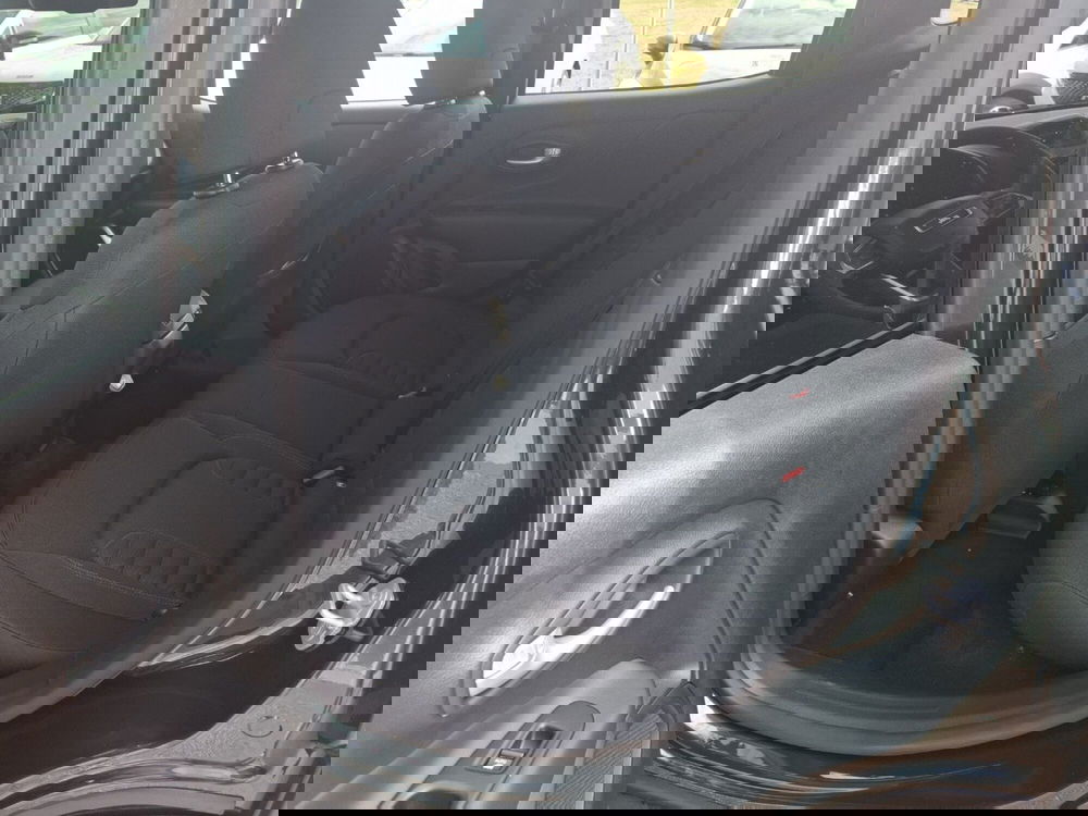 Jeep Renegade nuova a Ancona (19)