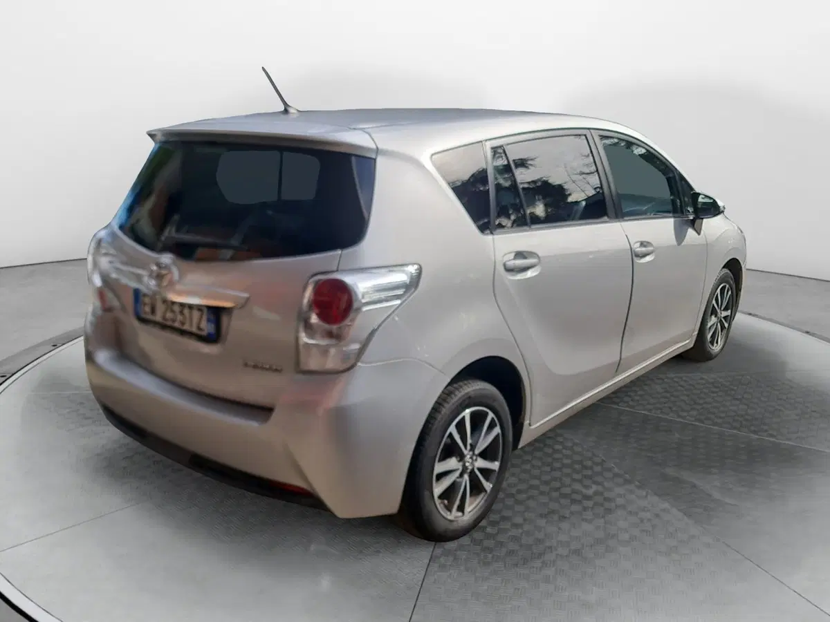 Toyota Verso usata a Bologna (6)