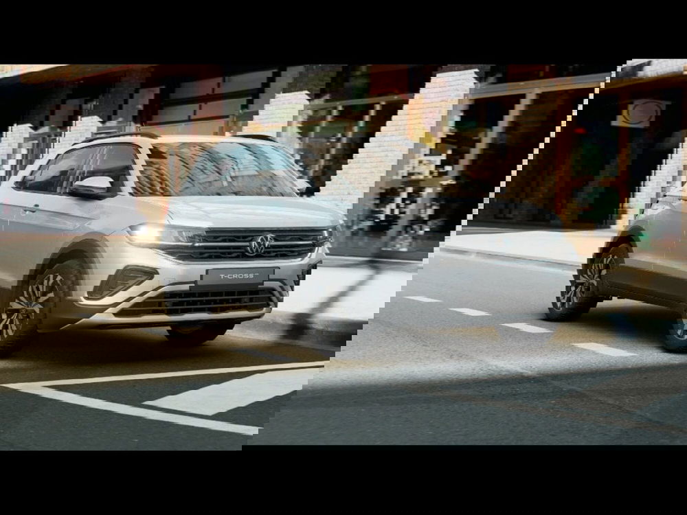 Volkswagen Taigo nuova a Livorno (4)