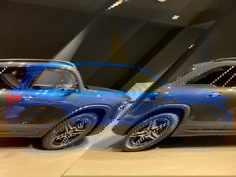 Mercedes-Benz GLB nuova a Pisa (3)