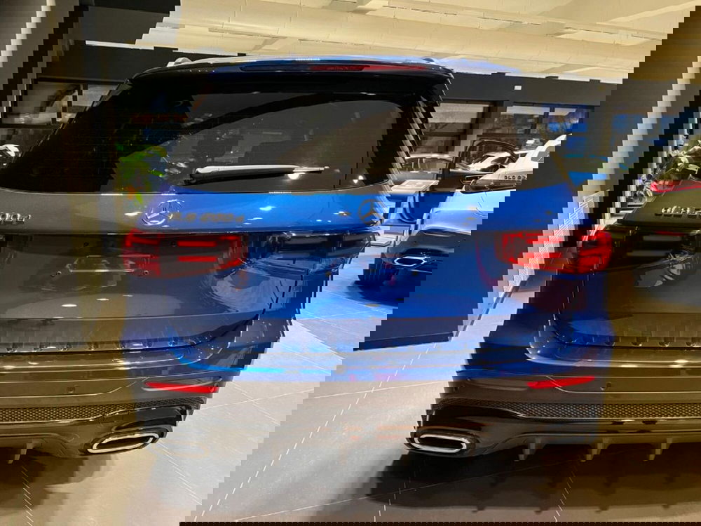 Mercedes-Benz GLB nuova a Pisa (5)