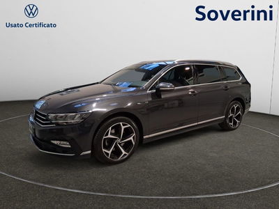 Volkswagen Passat Variant 2.0 TDI SCR EVO DSG Business del 2022 usata a Bologna