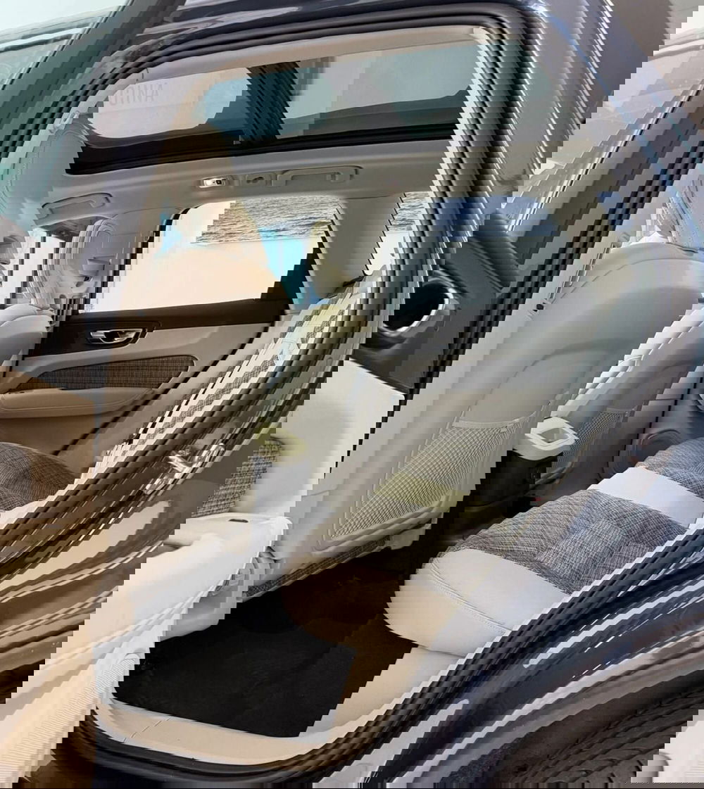 Volvo XC60 usata a Parma (6)