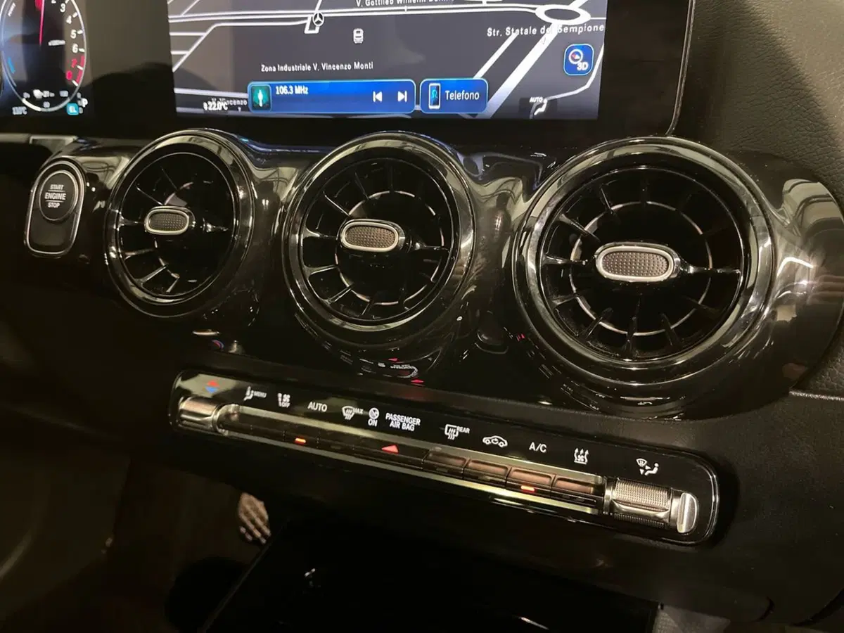 Mercedes-Benz GLA SUV usata a Milano (14)