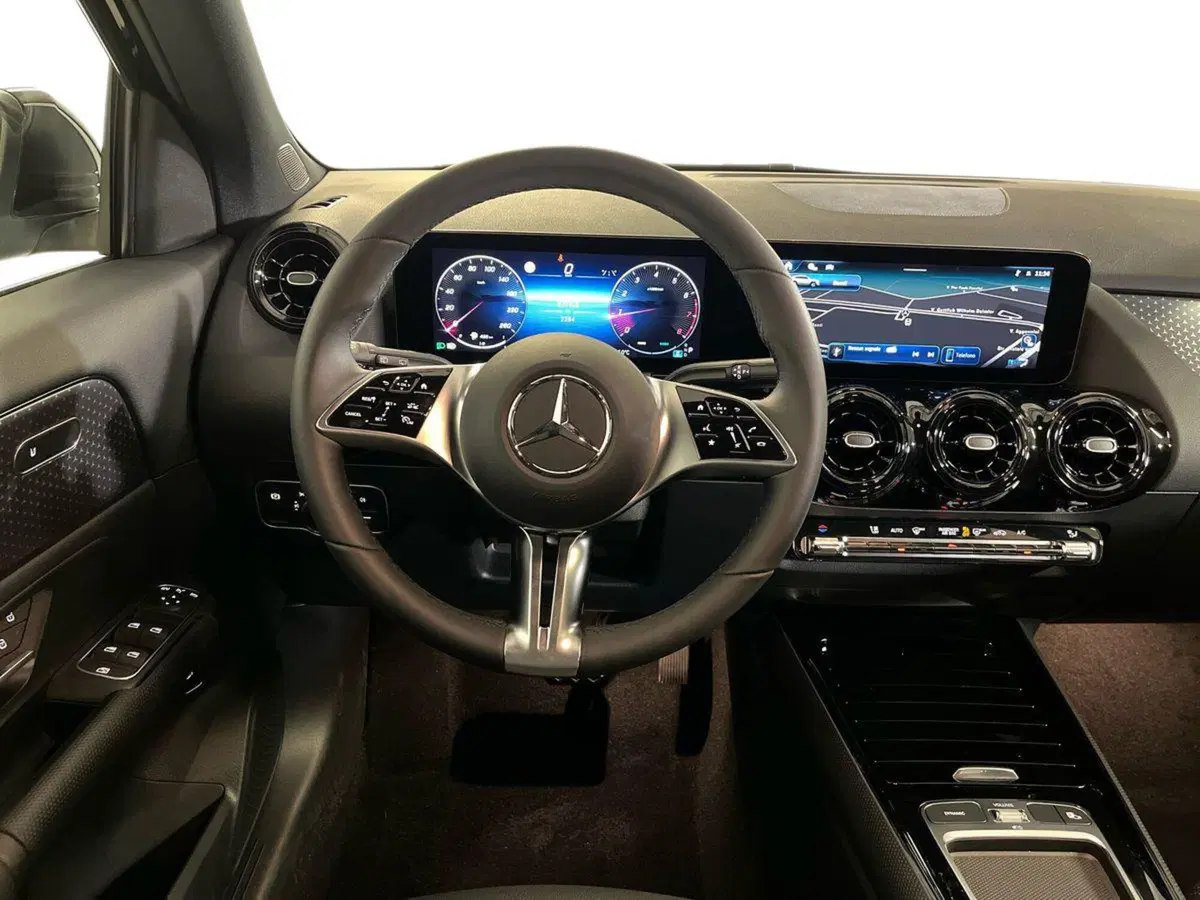 Mercedes-Benz GLA SUV usata a Milano (11)