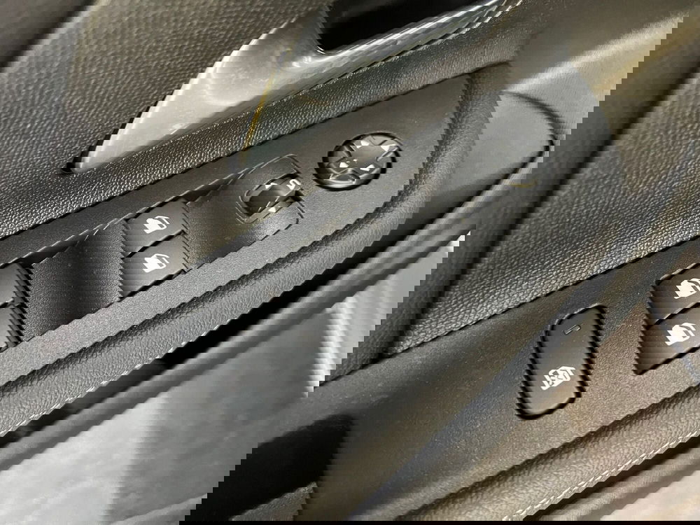 Opel Mokka nuova a Bari (14)