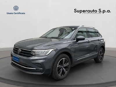 Volkswagen Tiguan 2.0 TDI SCR Life del 2022 usata a Padova