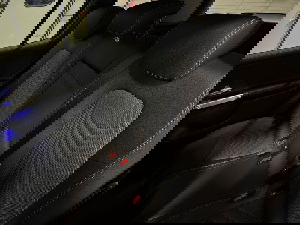 Mercedes-Benz GLB nuova a Macerata (13)