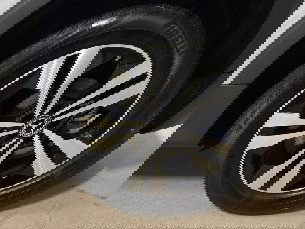 Mercedes-Benz GLB nuova a Macerata (8)