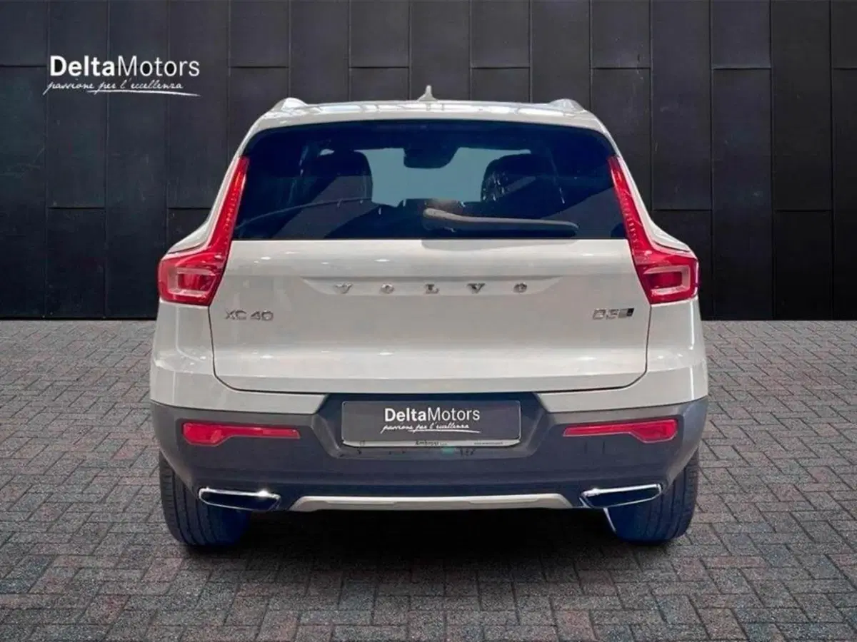 Volvo XC40 usata a Macerata (5)