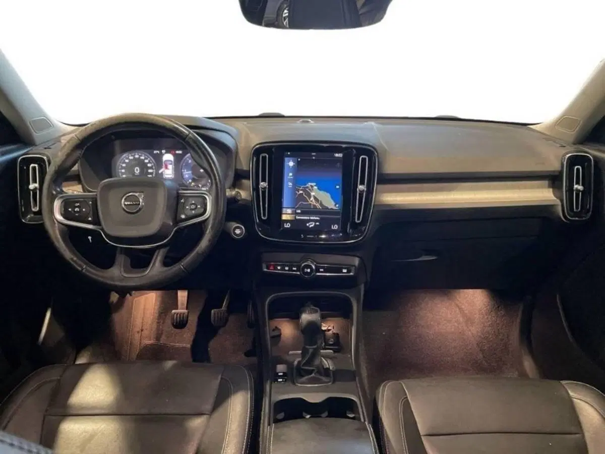 Volvo XC40 usata a Macerata (8)