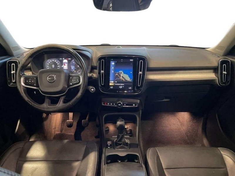 Volvo XC40 usata a Macerata (8)