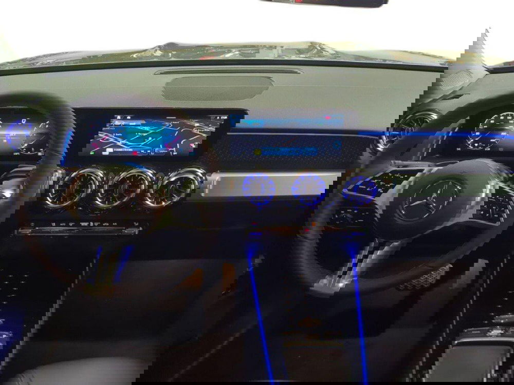 Mercedes-Benz GLB nuova a Macerata (10)