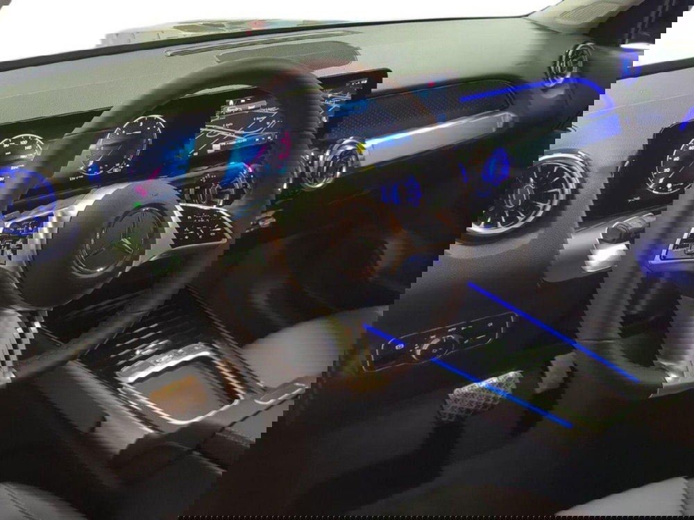 Mercedes-Benz GLB nuova a Macerata (12)