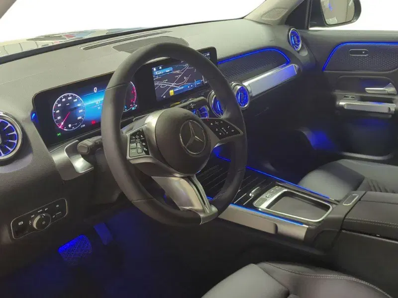 Mercedes-Benz GLB nuova a Macerata (16)