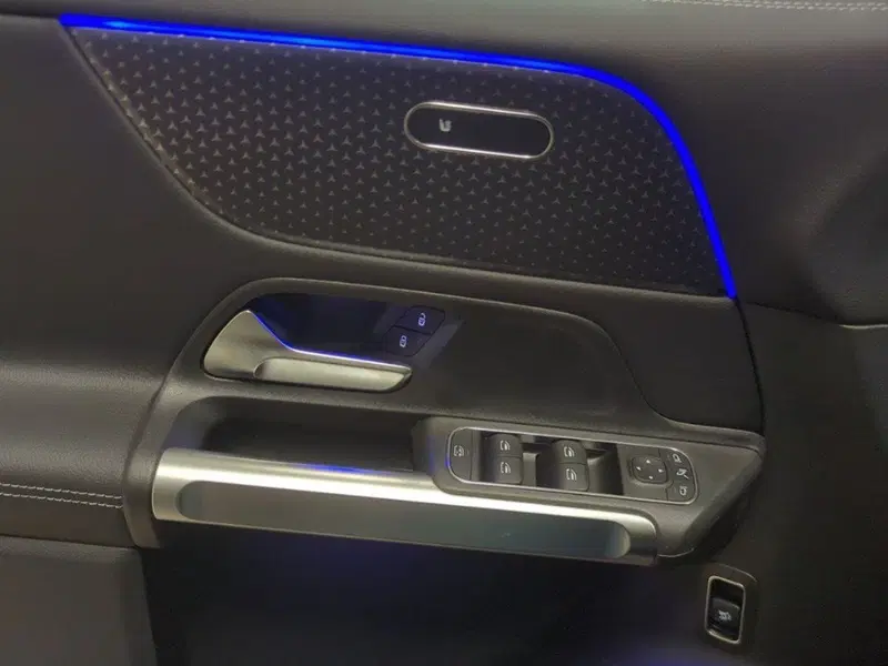 Mercedes-Benz GLB nuova a Macerata (17)